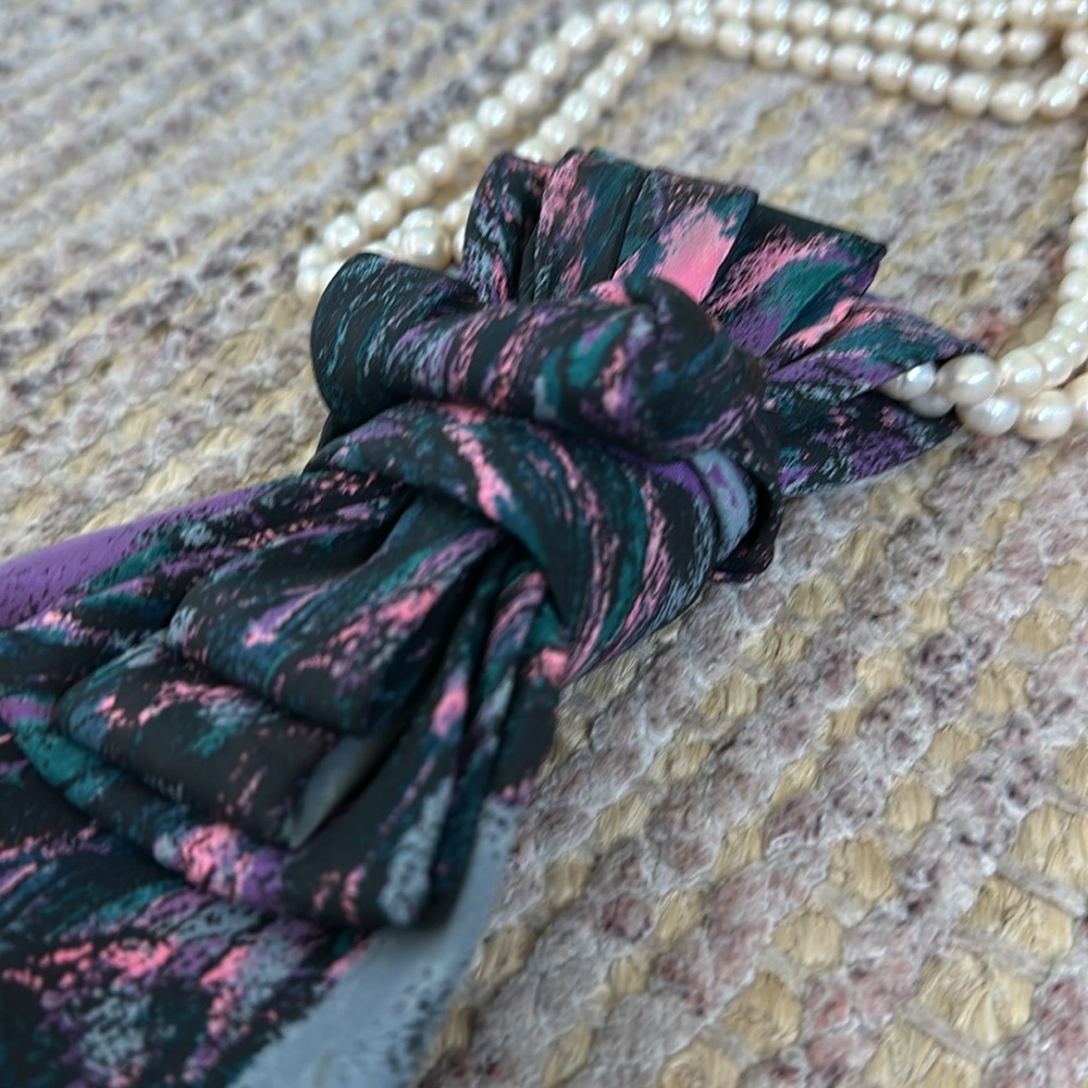 Upcycled Ladies Necktie silk Necktie Necklace - Picture 3 of 5